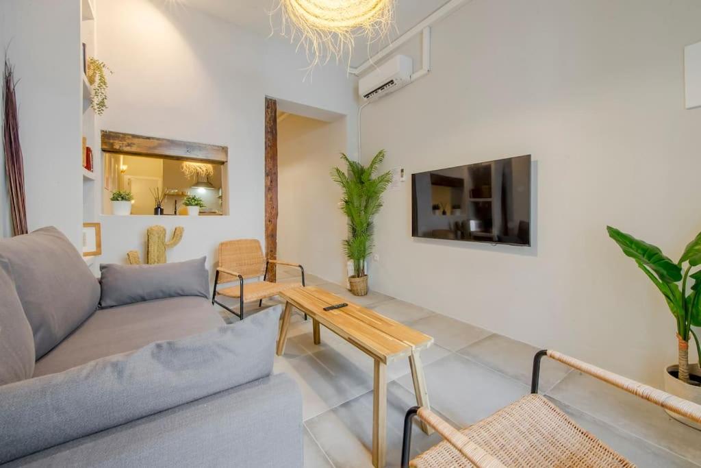 Апартаменты Cool Deluxe Interior Design A 2 Min De Gran Via Мадрид Экстерьер фото